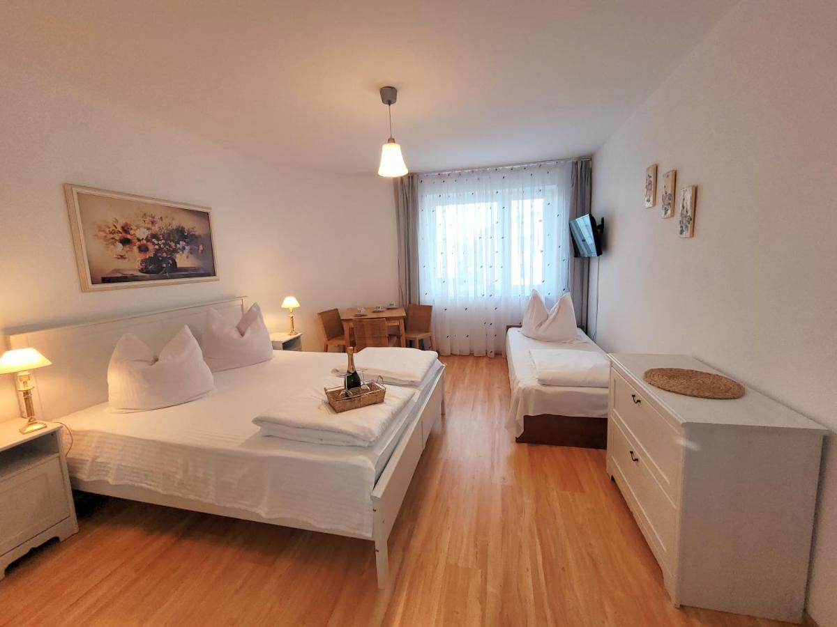 Iwona Pokoje Apartamenty Karwia Eksteriør bilde