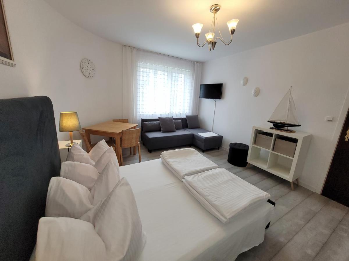 Iwona Pokoje Apartamenty Karwia Eksteriør bilde