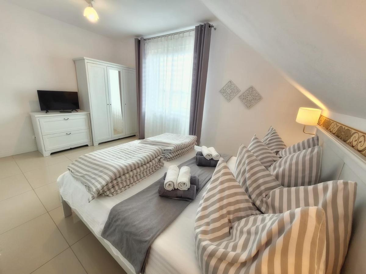 Iwona Pokoje Apartamenty Karwia Eksteriør bilde